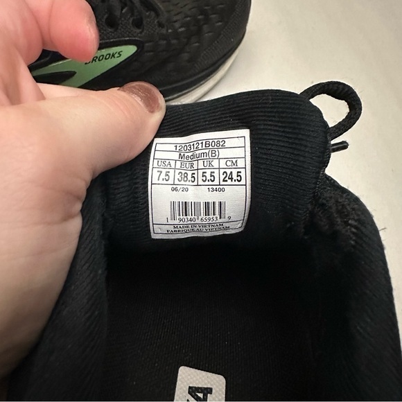 Brooks Dyad 11 Road Running Shoes Women's 7.5 in Black and Green - Picture 3 of 6